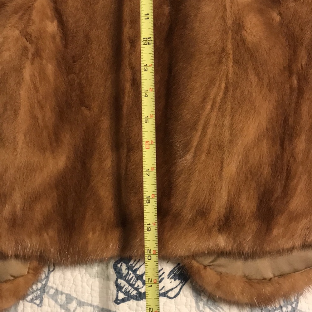 Fur cape - Picture 10 of 10